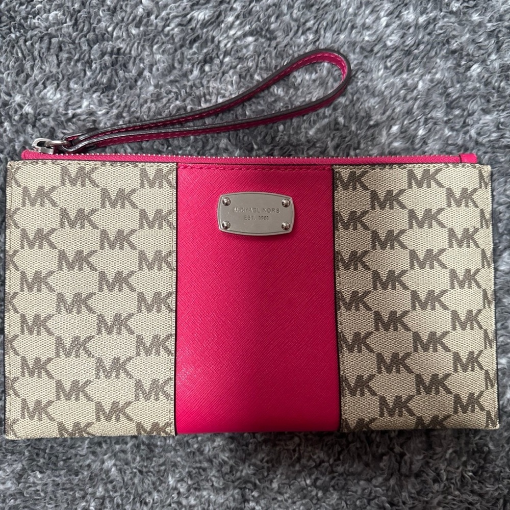 Michael Kors Wristlet